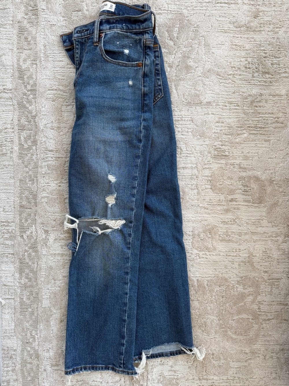 Abercrombie & Fitch ankle straight blue jeans